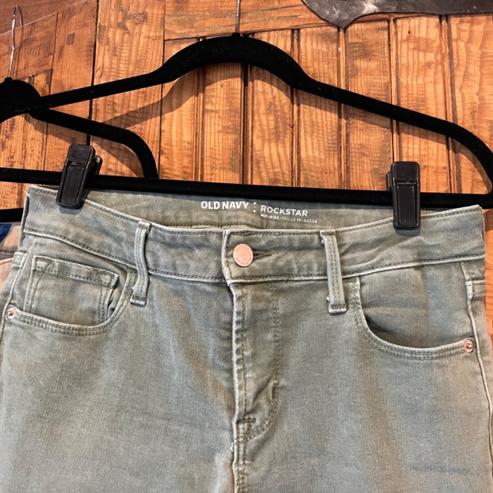 Old Navy Rockstar Mid-Rise Stretch Skinny Jeans - Size 6 - 2 pairs - Picture 2 of 15